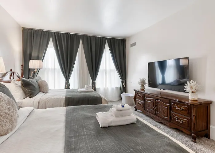 Beautiful - King Bed - Free Waffle Breakfast Geneva