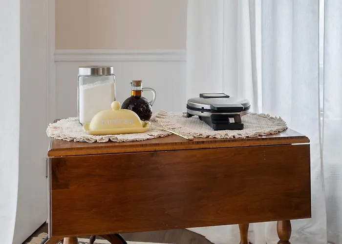 Beautiful - King Bed - Free Waffle Breakfast Geneva