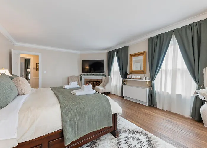 Beautiful - King Bed - Free Waffle Breakfast